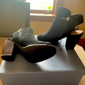 Black size 7.5 booties